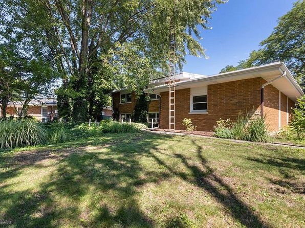 616 Seneca Dr