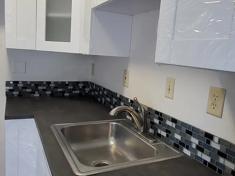 4140 NE 3rd Ave — Photo 3