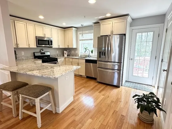 2 Starfish Way #B, Salisbury, MA 01952