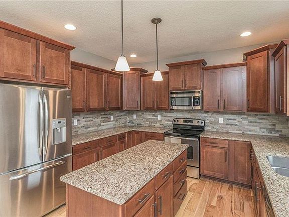 4th image of 7970 Aspen Dr