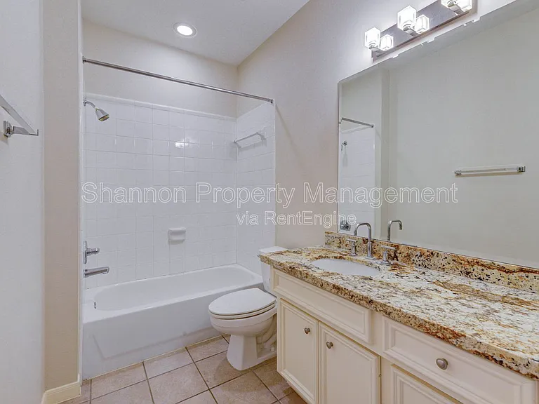 302 Fargo St — Photo 6