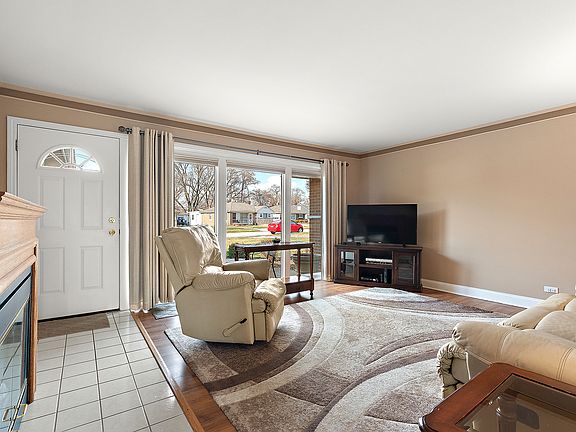 4th image of 4121 Dean Dr