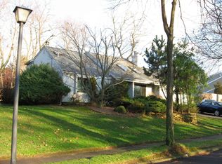 4 Cardinal Ct, Huntington, NY 11743