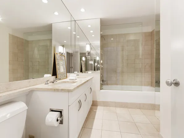 250 East 30th Street image 11 of 13