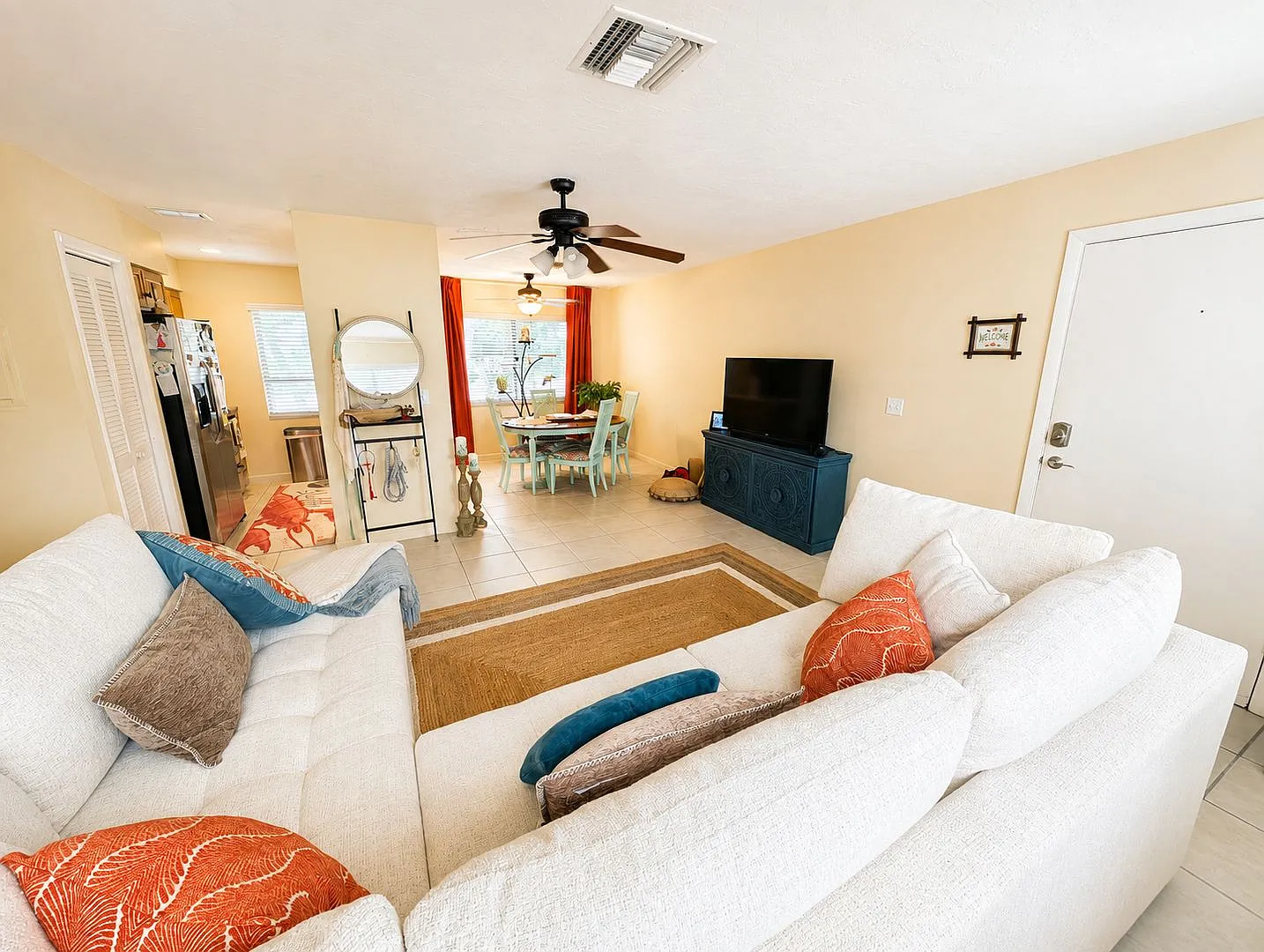 2 Bed 1 Bath Condo On Siesta Key **All Utilities/Wifi Included** — Photo 3