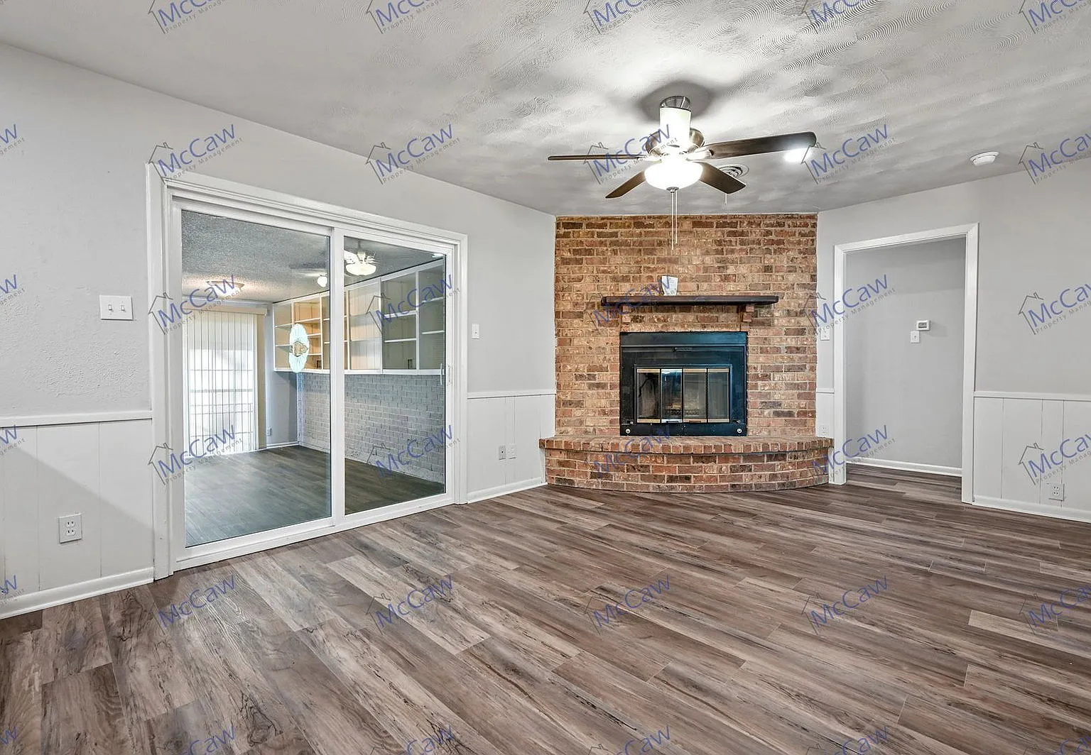 3 bed, 2.0 bath, 1724 sqft, $2,140 — Photo 4
