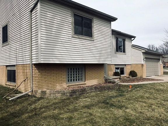 2nd image of 24500 Cornell Ave