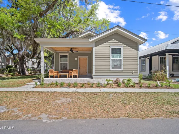 824 15th St, Port Royal, SC 29935