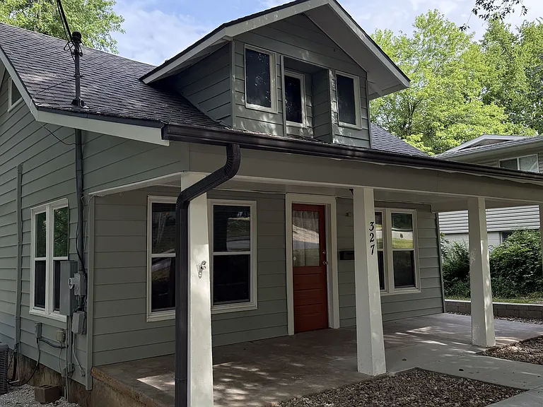 327 S Duncan Ave — Photo 4