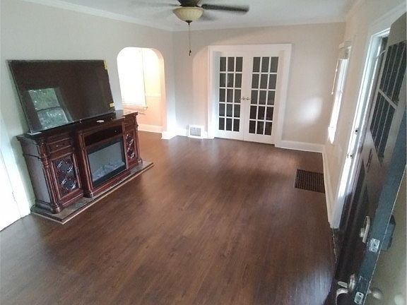 5th image of 94 Beechwood Dr