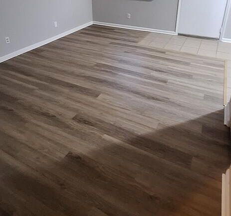 5th image of 672 Knox Blvd Unit 37