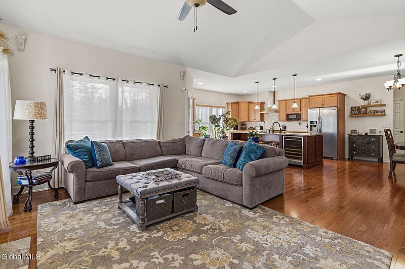 5th image of 2 Elizabeth Court