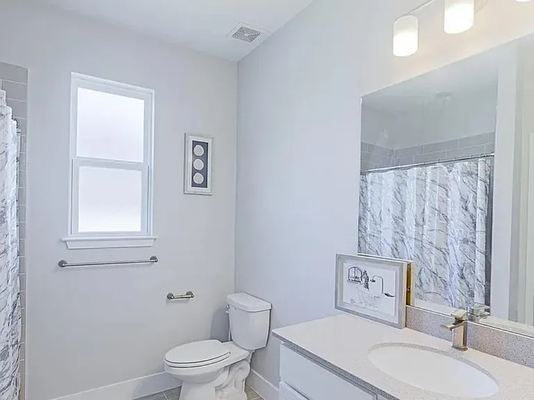 951 Sareta St SE — Photo 8