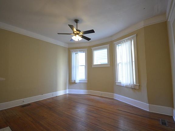 3rd image of 536 E Waldburg St