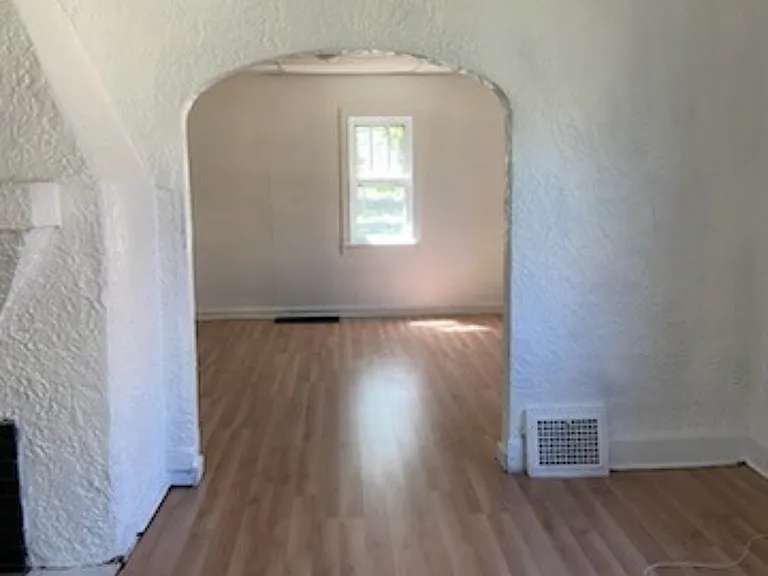 219 S Johnston Ave — Photo 8