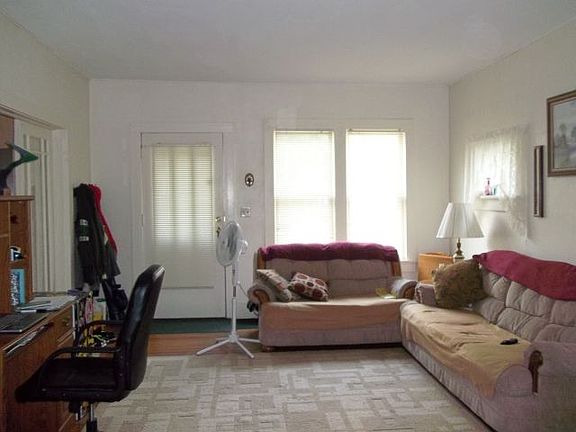 3rd image of 114 W Garfield Ave