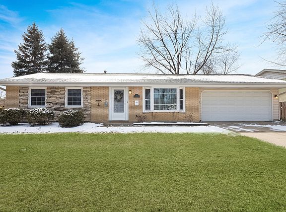2nd image of 327 Geneva Ct