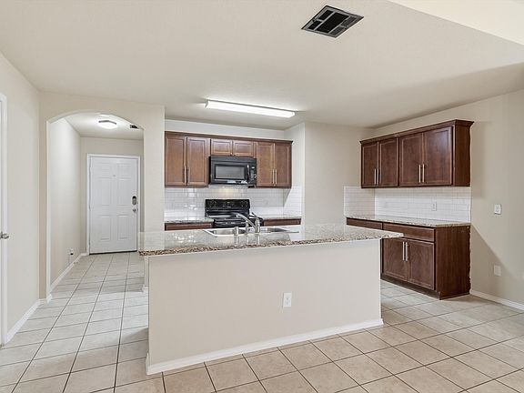5th image of 2334 Triston St