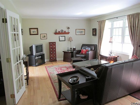 4th image of 63 Northwood Dr