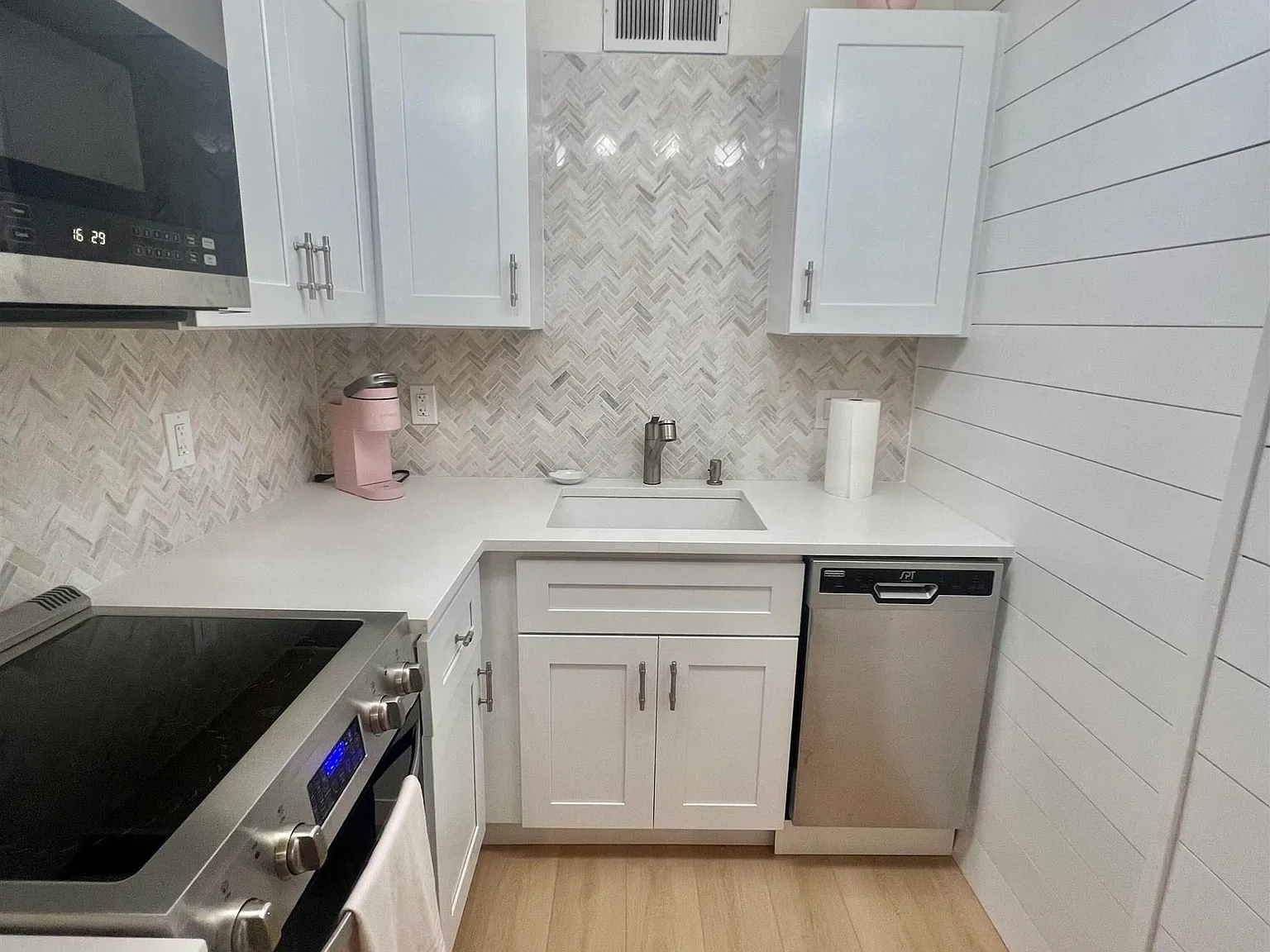 1 bed, 1.0 bath, $1,975 — Photo 3