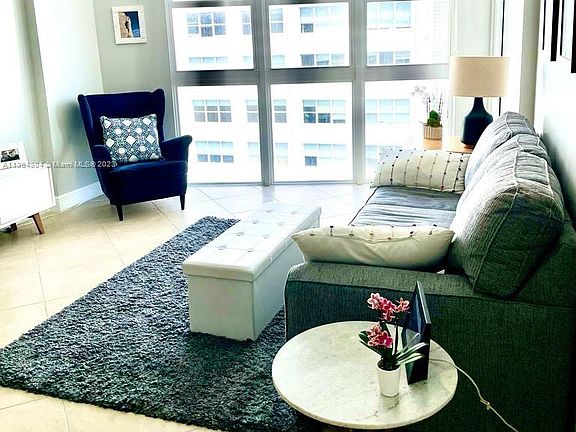 5th image of 1228 West Ave APT 1005