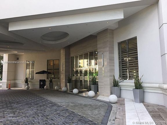 2nd image of 999 SW 1st Ave APT 2202