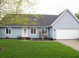 245 Heritage Ave, Lincoln, IL 62656