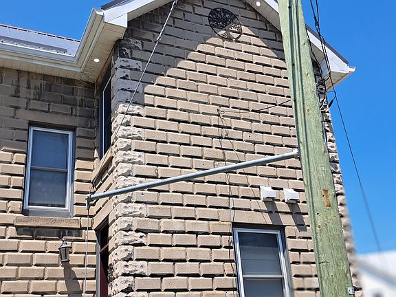4th image of 45 Chestnut St