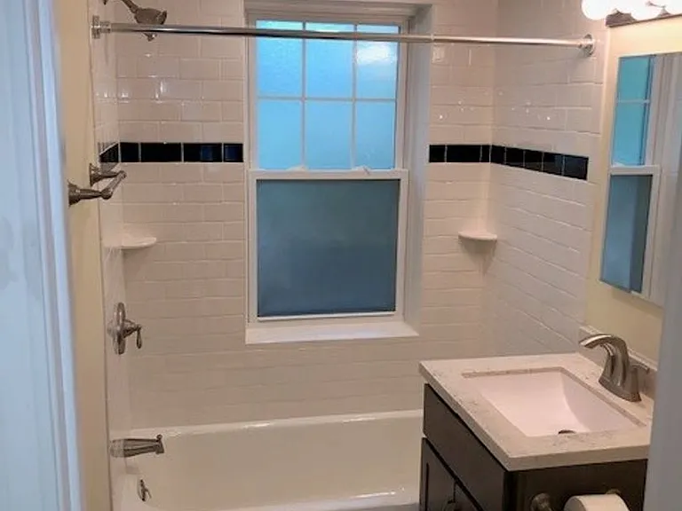 2420 E Washington Ave — Photo 27