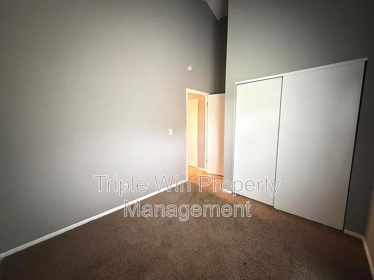 2450 Jenkee Dr — Photo 11