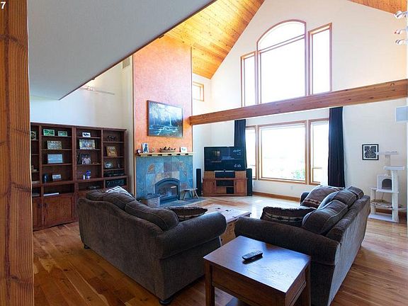 4th image of 5175 Alpine Dr