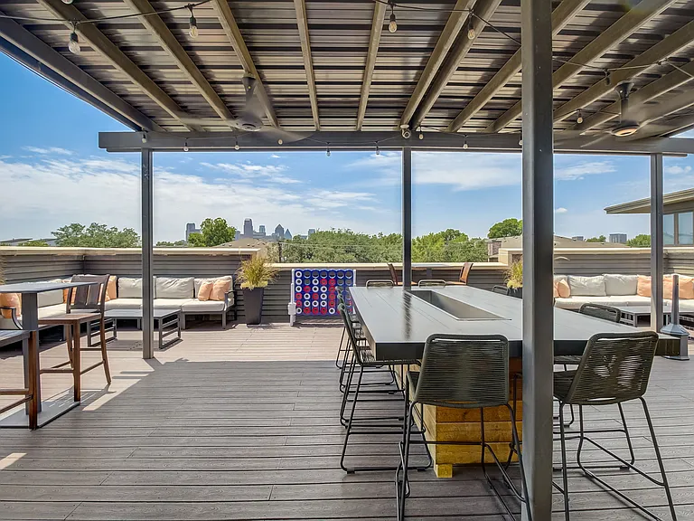 Loft and Row — Photo 11