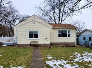 323 Custer Ave, Dixon, IL 61021