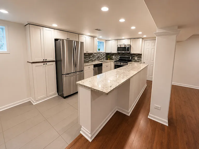 3528 N Neva Ave — Photo 2