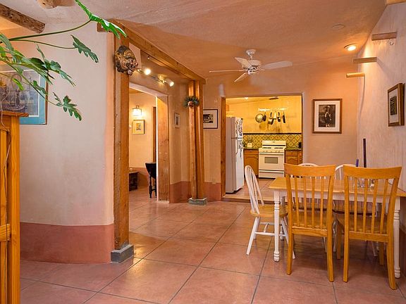 4th image of 604 1/2 Galisteo St