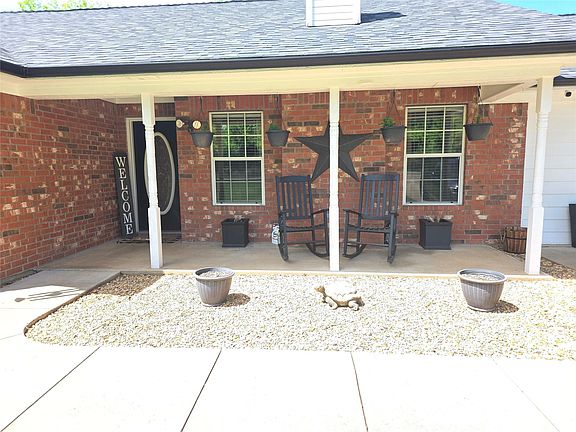 3rd image of 206 Jones Rd