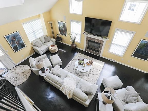 2nd image of 6854 Twin Oaks Ct #6854