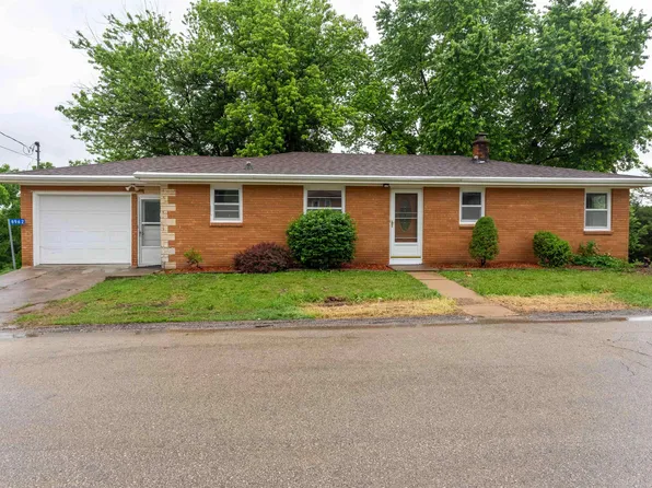 8962 Metropolitan Hts, Dubuque, IA 52003