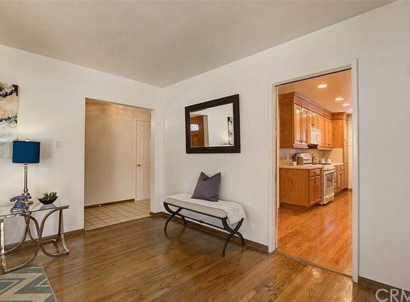 3rd image of 728 N Carvol Ave