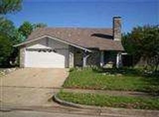 203 Pebblebrook St, Arlington, TX 76014