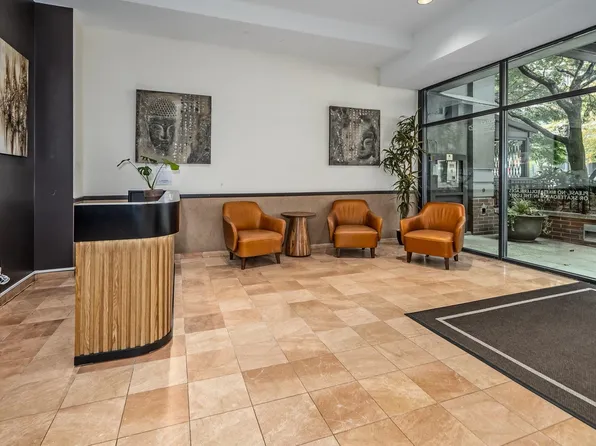 1188 Howe St #905, Vancouver, BC V6Z 2S8