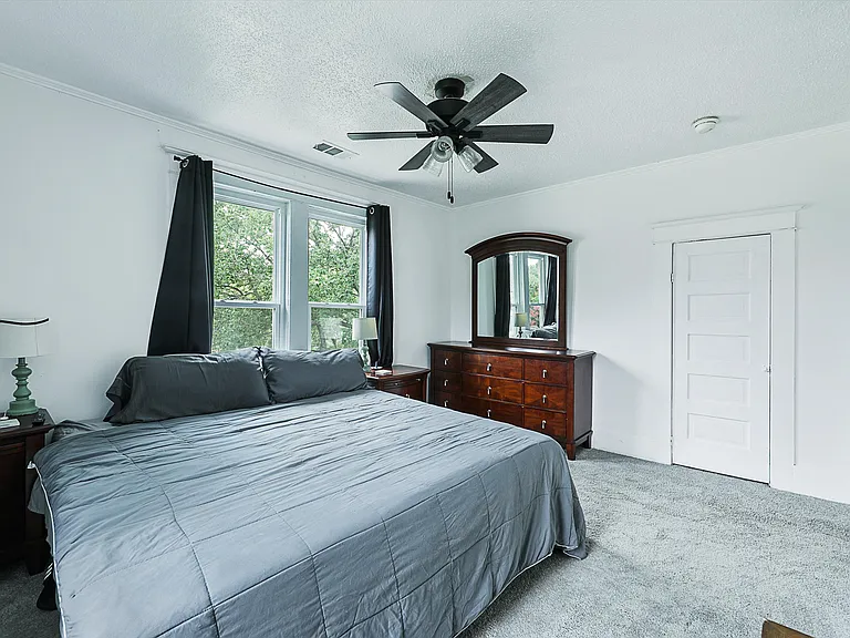 1200 W Walker St — Photo 18