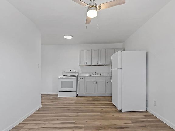 3rd image of 2216 Memorial Pkwy NW #B1
