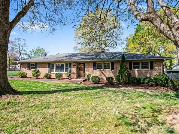 201 N Pine St, Lowell, NC 28098