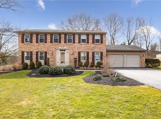 32 Bent Oak Trl, Fairport, NY 14450