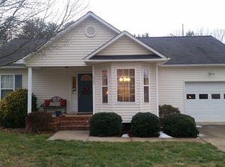 1523 Hawkcrest Ln, Winston Salem, NC 27127