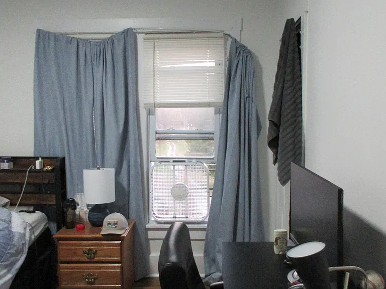 107 W State St — Photo 16