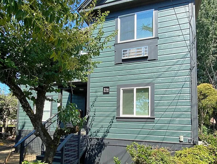 316 N Main St — Photo 2