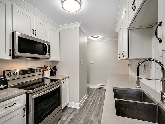 3rd image of 4125 W 97th Pl #1107