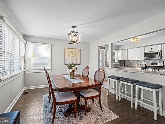 5th image of 202 Cranford Rd